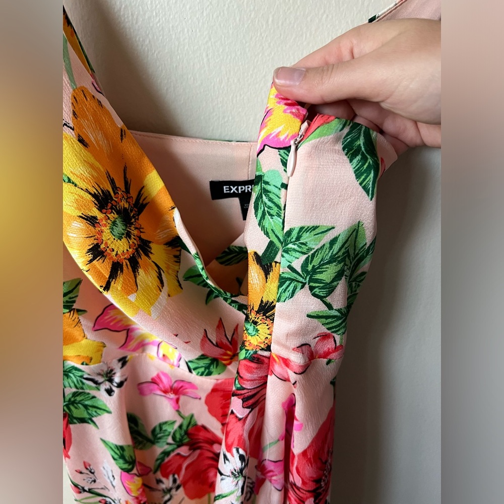 Express Floral V-Neck Dress - Pink and Green - Picture 6 of 7